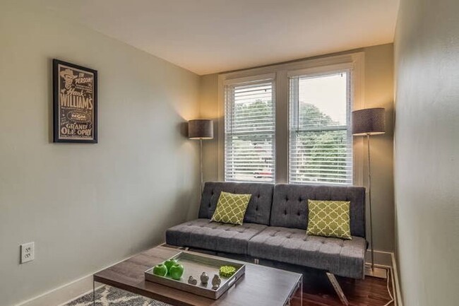 Building Photo - 1 bedroom in East Nashville. Minutes to 5 ...
