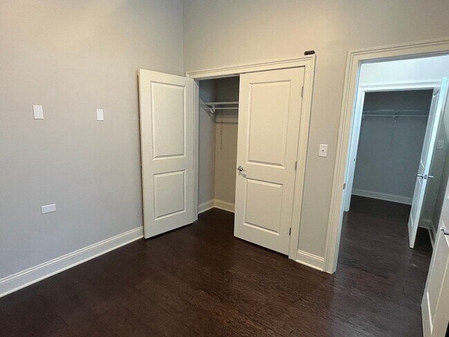 Building Photo - 4459 Swan Ave - Sassafras