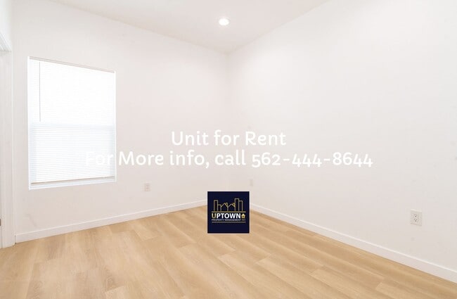 Building Photo - House - 2 Bedrooms / 1 Baths - Norwalk