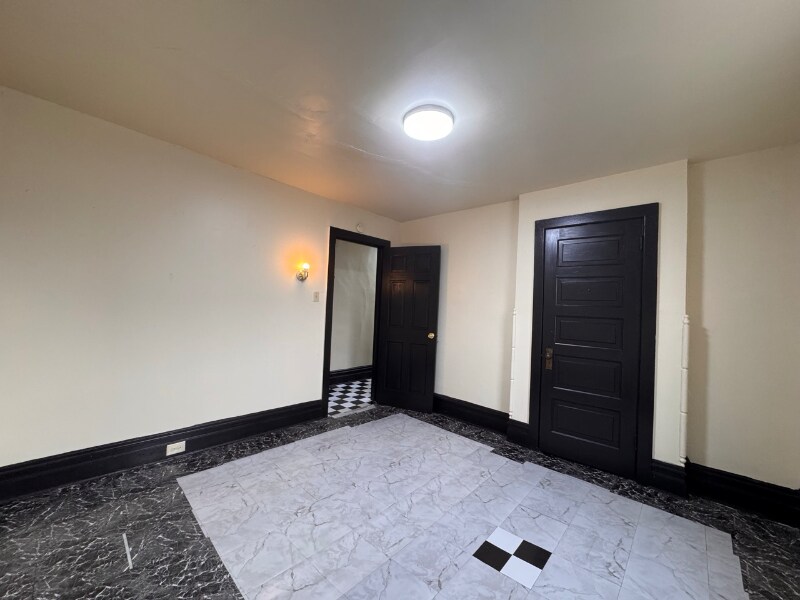 Building Photo - 111 N 5th St