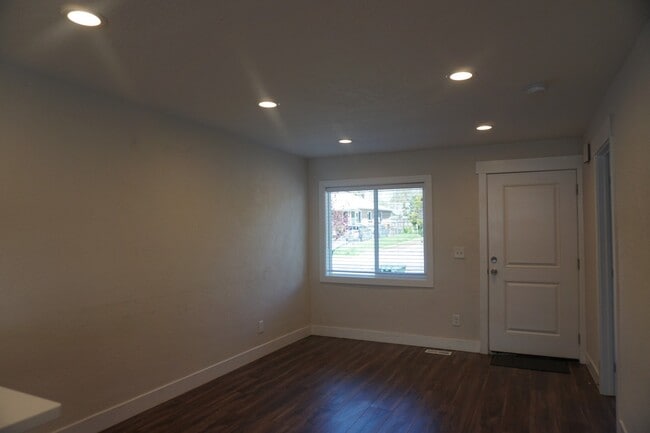 Building Photo - 1546 S 500 E