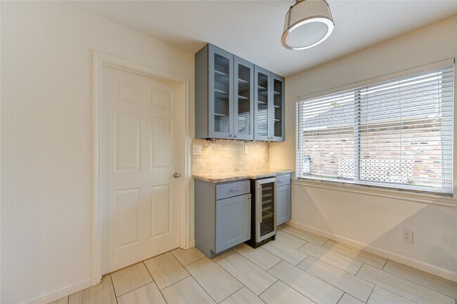 Building Photo - 2523 Anniston Dr