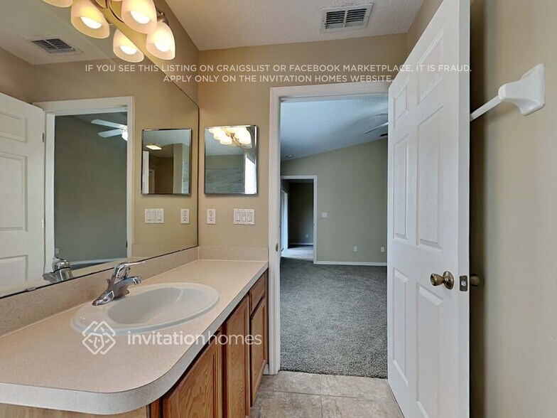 Building Photo - 214 Oak Branch Dr