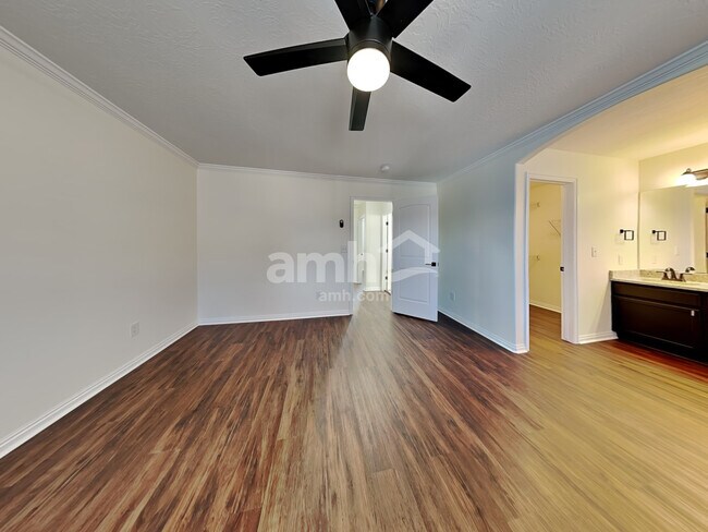 Building Photo - 4802 Addison Ave