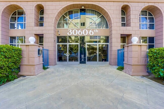 Building Photo - 3060 Sixth Ave