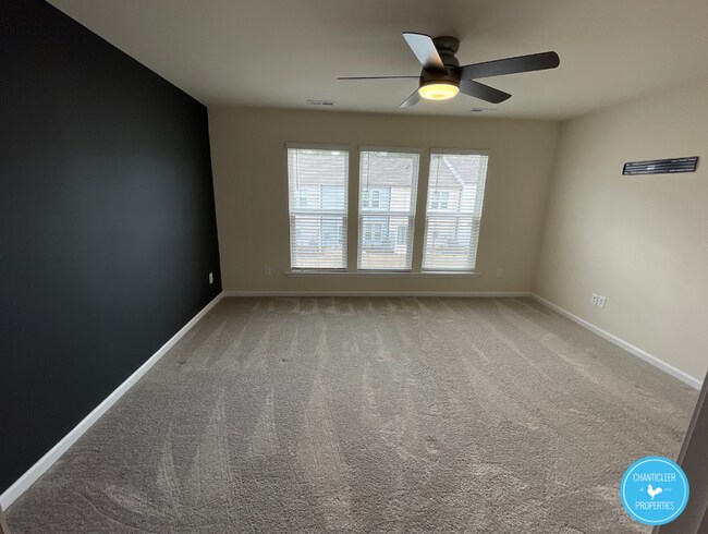 Building Photo - 222 White Oak Ridge Dr