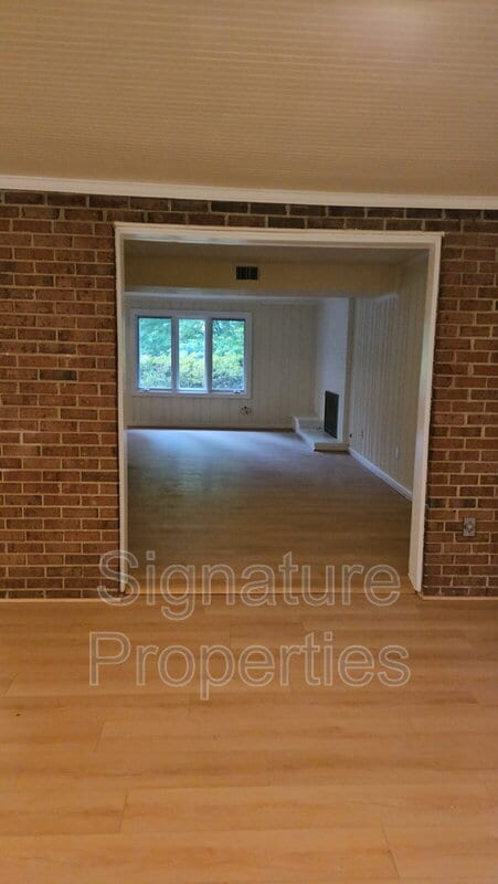 Building Photo - 8402 Kalb Rd