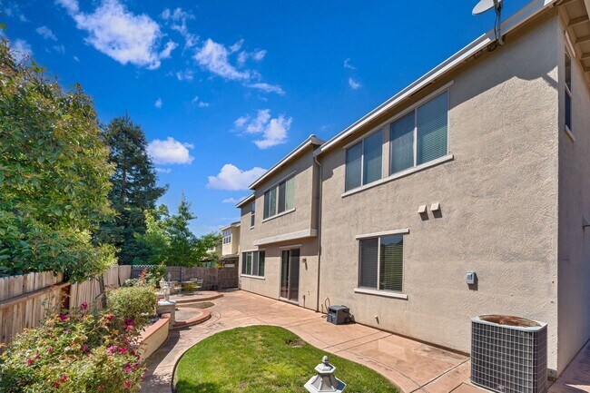 Building Photo - 9952 Spring View Way