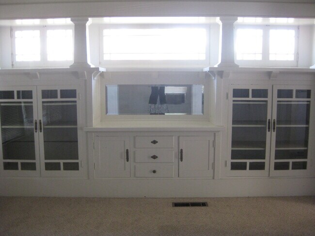 Building Photo - Temp 174