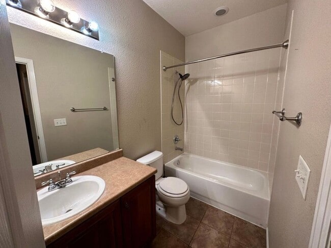 Building Photo - 10585 Parkington Ln