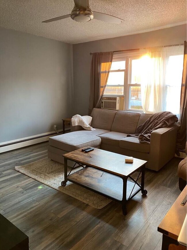 Building Photo - 787 Glen Rd