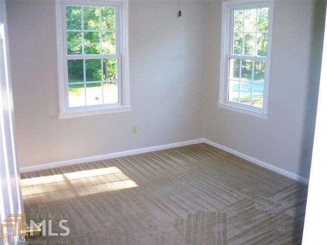 Building Photo - 320 Rogers Rd