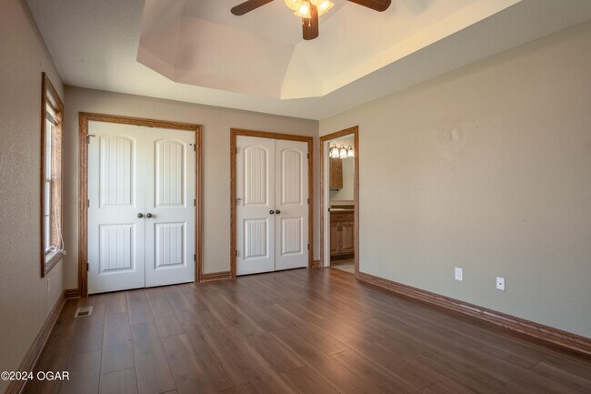 Building Photo - 715 Derek Ct