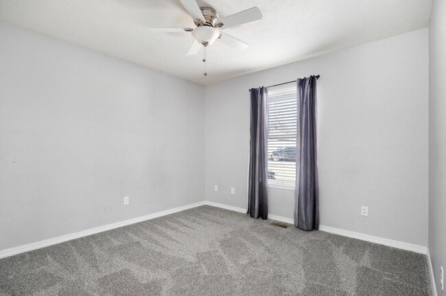Building Photo - 3891 S Hillsdale Ave