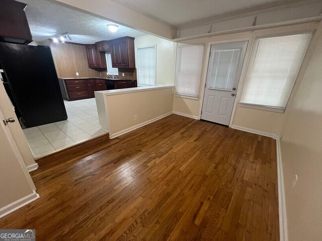 Building Photo - 916 Curry Cir SE