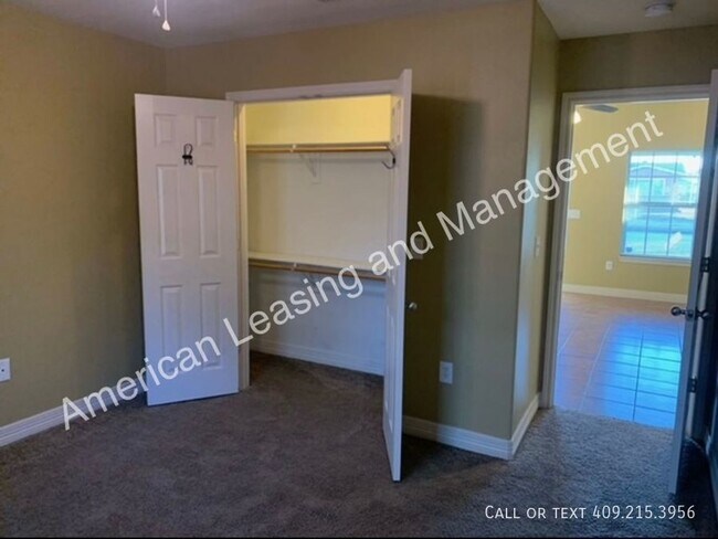 Building Photo - Move-In Special! $500 off 1st Month's Rent...