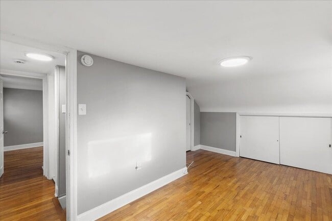 Building Photo - 51 George St