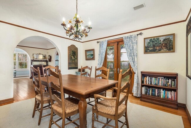 Building Photo - 710 Claremore Dr