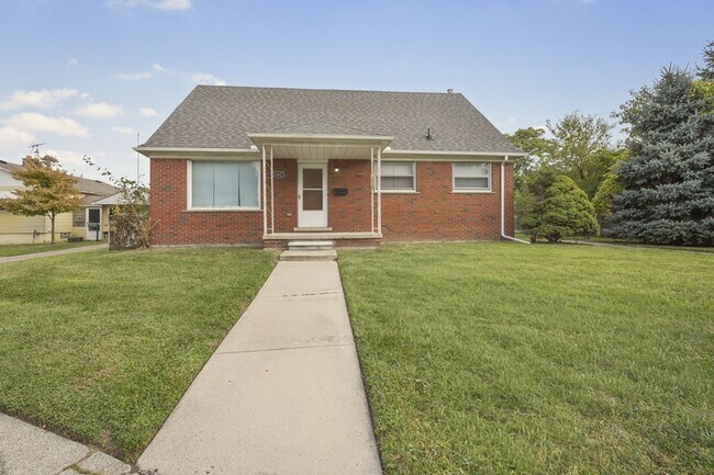 Primary Photo - 1382 Montie Rd