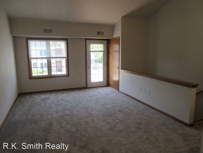 Building Photo - 553 W Sunset Dr