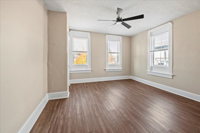 Building Photo - 119-119 N Grant Ave