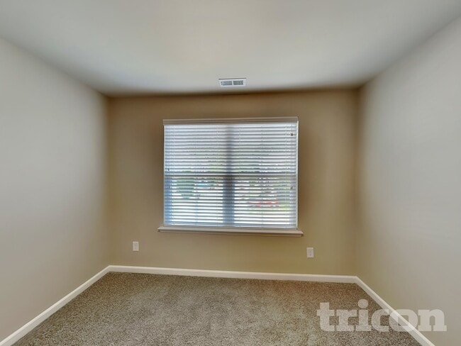 Building Photo - 105 Hickory Station Ln