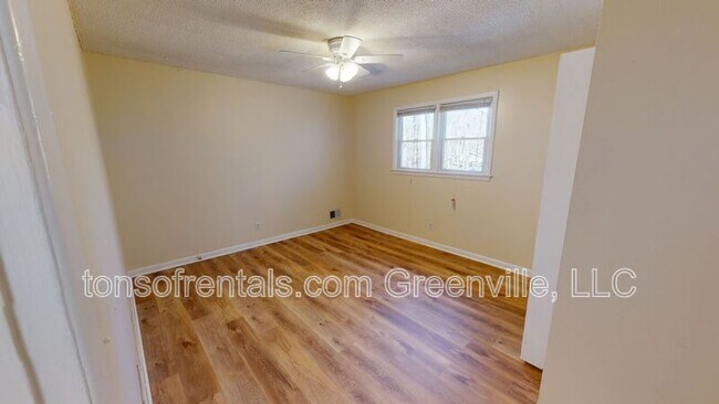 Building Photo - 1427 Grant Cir