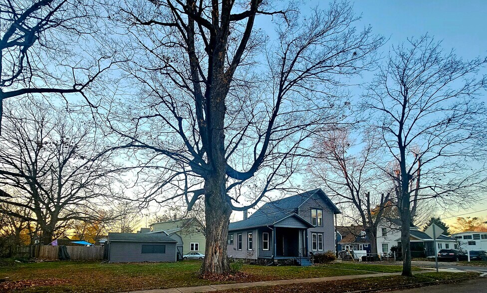 Building Photo - 37 Convis St