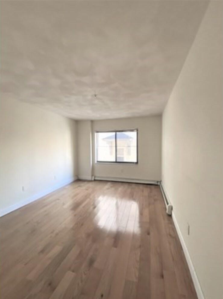 Building Photo - 373 Highland Ave