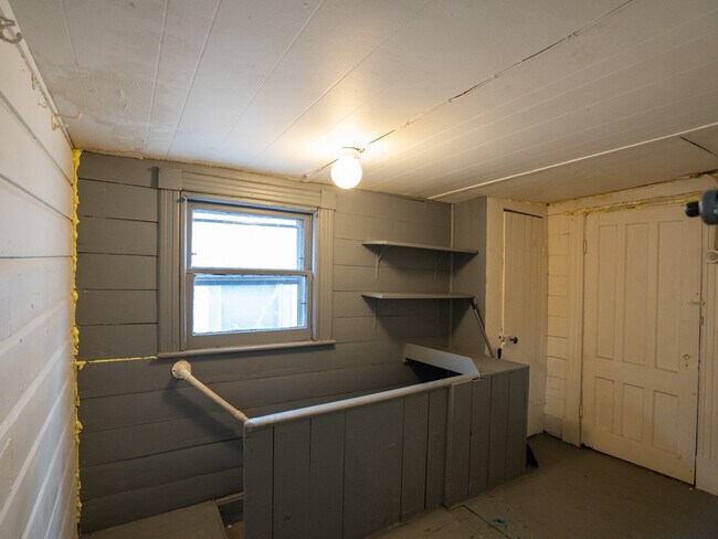 Building Photo - 431 Morris St