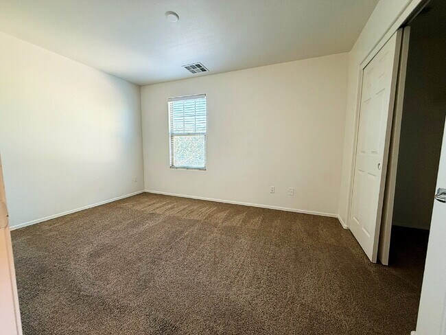 Building Photo - Charming Glendale Home with Spacious Lot & Prime West Valley Location!