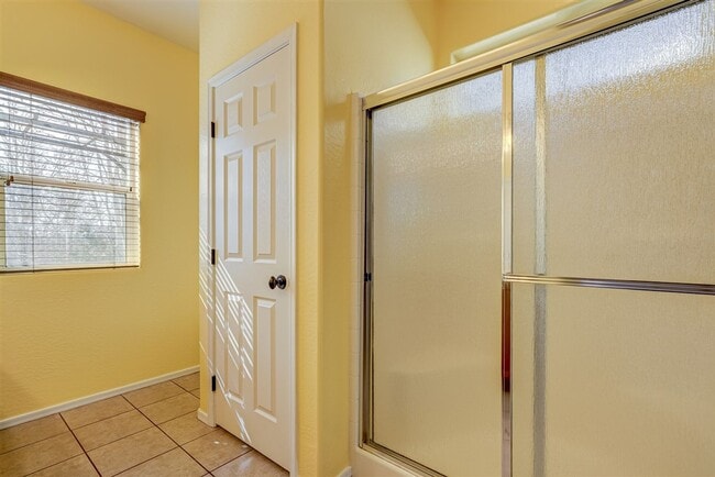 Building Photo - 4 bedroom, 2 bath Home in Quailwood