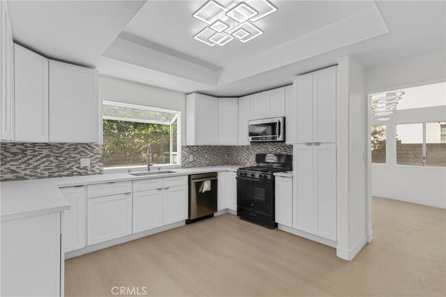 Building Photo - 23234 Valerio St