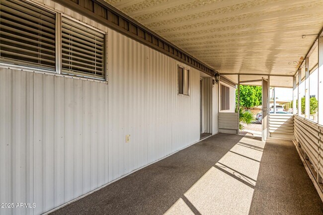 Building Photo - 2650 W Union Hills Dr