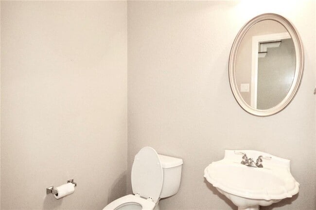 Building Photo - 7222 Ellaview Ln