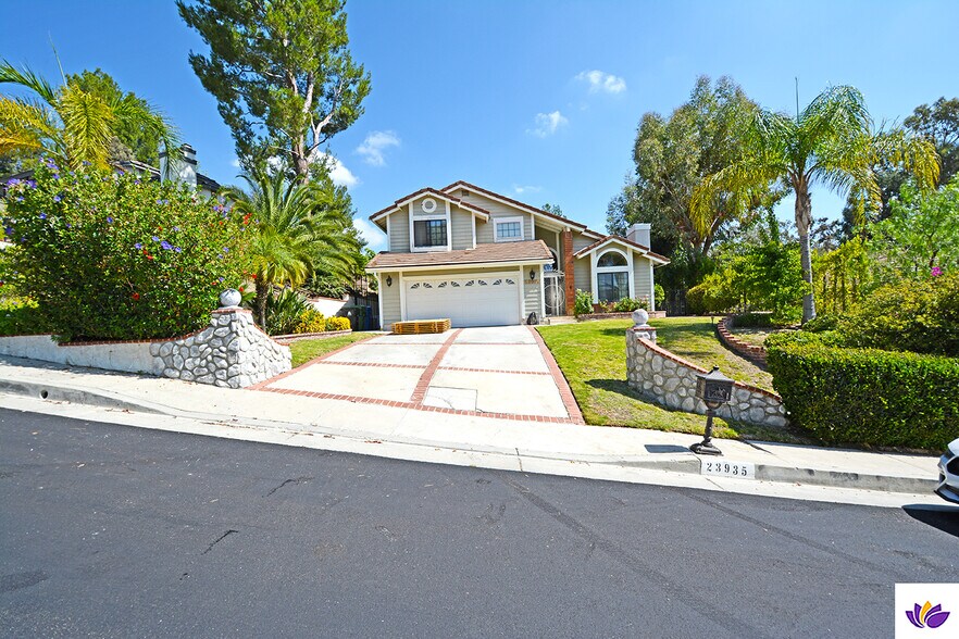 Building Photo - 23935 Ingomar St