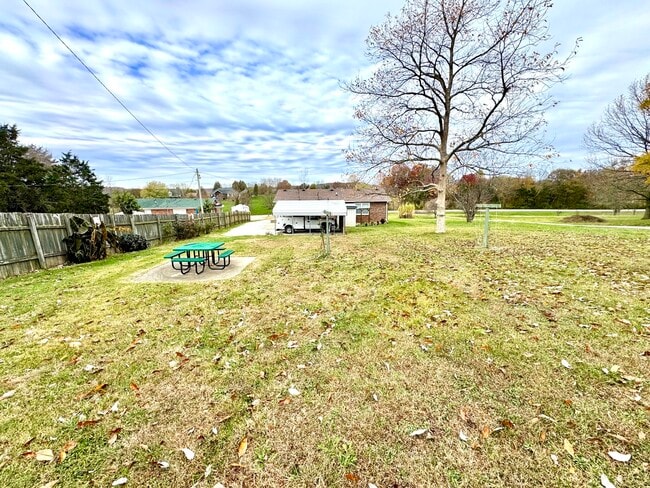 Building Photo - 185 Stonehouse Rd