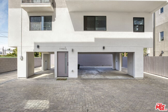 Building Photo - 11443 Hatteras St