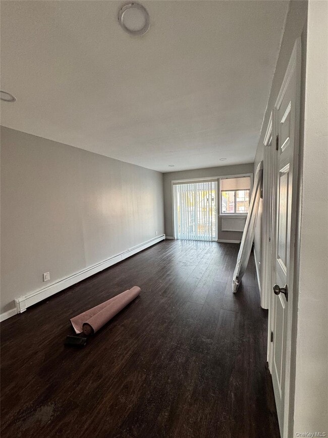 Building Photo - 41-48 70th St