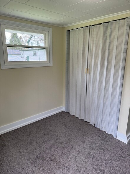 Building Photo - 62 Chestnut St