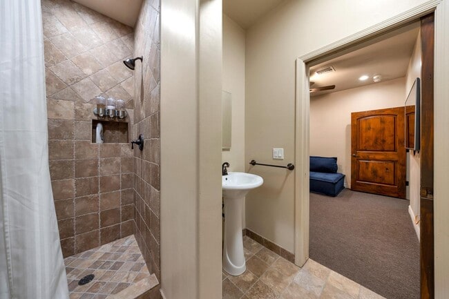 Building Photo - 14598 E Corrine Dr