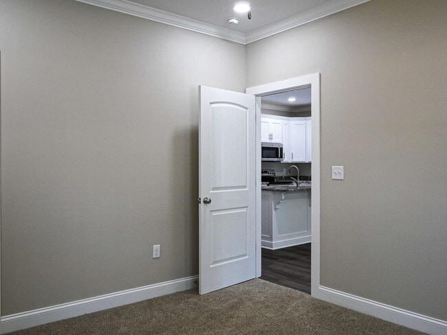 Building Photo - 1364 Summer Cir SW