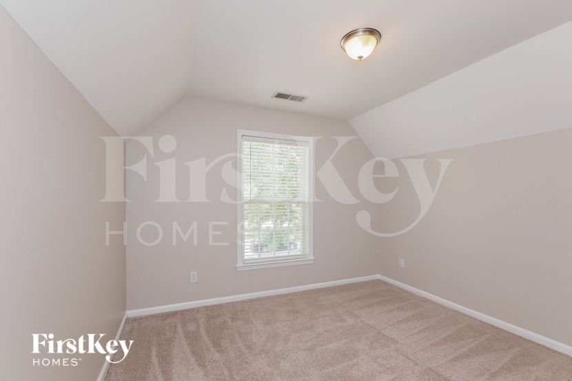 Building Photo - 5786 Crimson Oak Ct