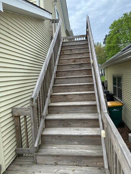 Building Photo - 204 Home St