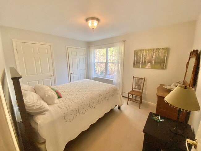 Building Photo - Furnished 2 or 3 bedroom condo Essex Junction SHORT TERM LEASE