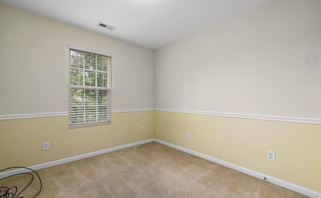 Building Photo - 28 Sharpstone Ln