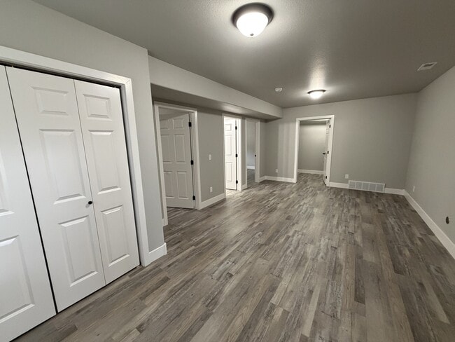 Building Photo - 1335 Lynn Ave