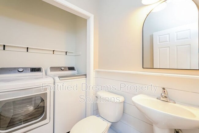 Building Photo - 307 Skiles Heights