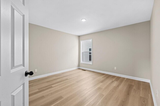 Building Photo - 112 Lambert Fld