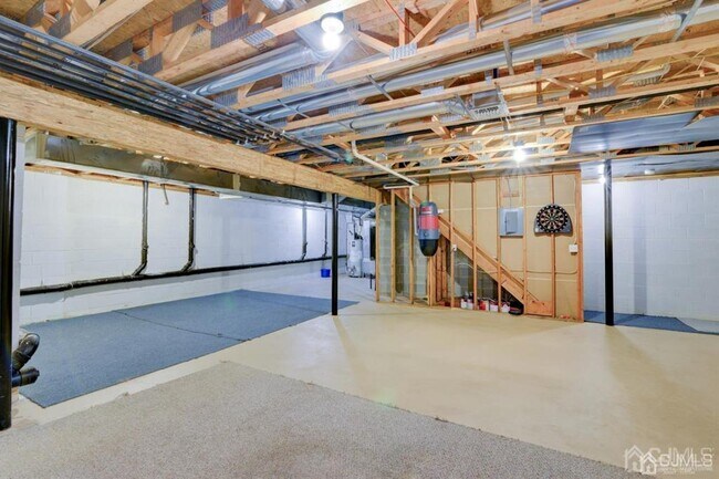 Building Photo - 334 Moonlight Dr
